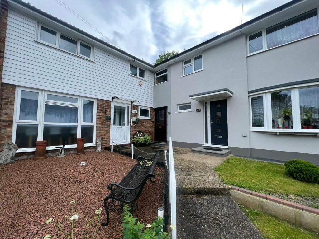 4 bedroom terraced house for sale in Mackenzie Way, Gravesend, Kent, DA12