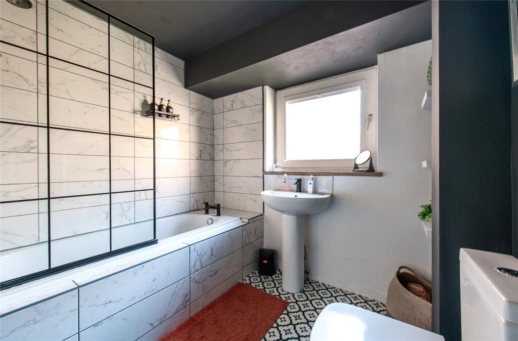 Additional property image - Spring Grove, Gravesend, Kent, DA12