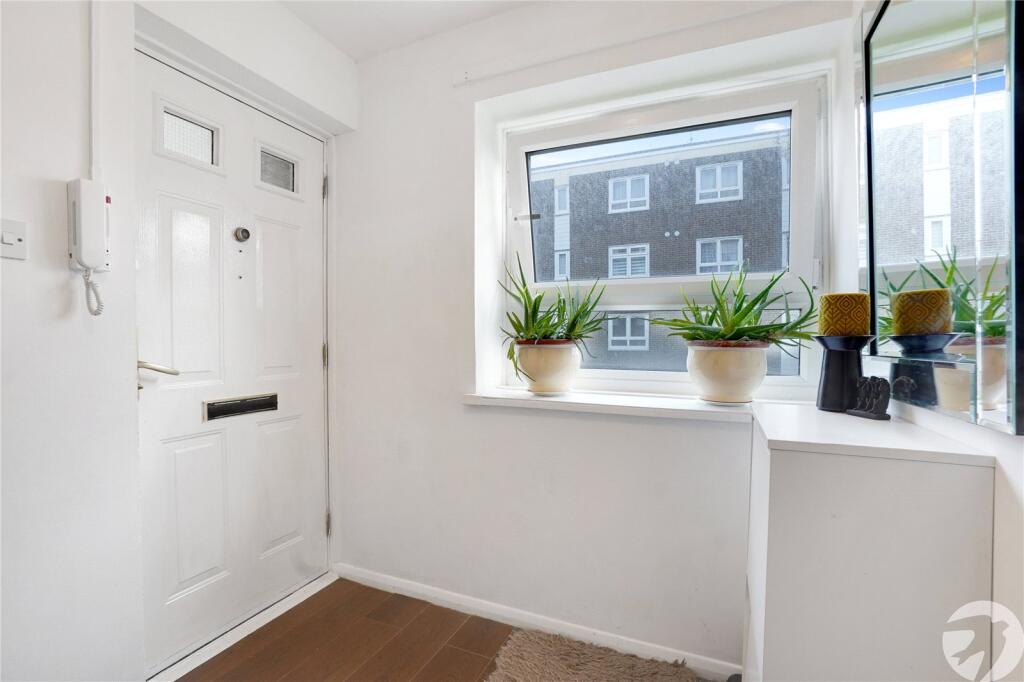 Additional property image - Fountain Walk, Northfleet, Gravesend, Kent, DA11