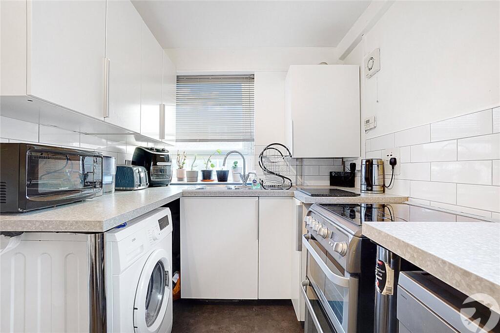 Additional property image - Fountain Walk, Northfleet, Gravesend, Kent, DA11