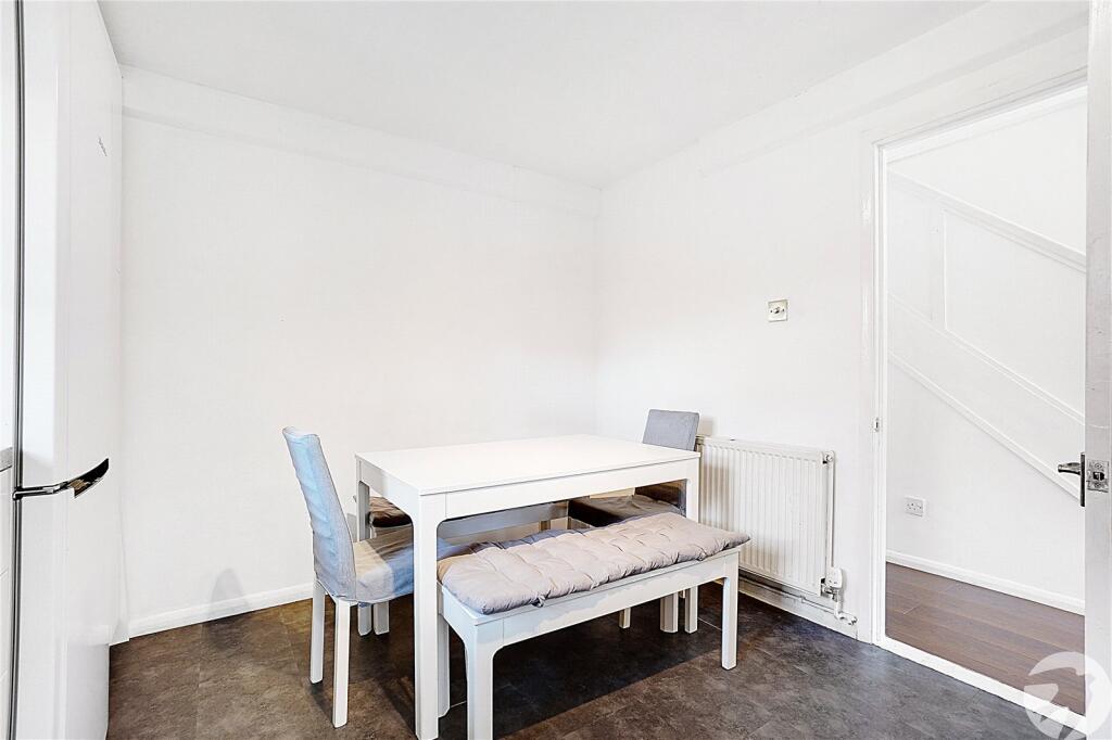 Additional property image - Fountain Walk, Northfleet, Gravesend, Kent, DA11