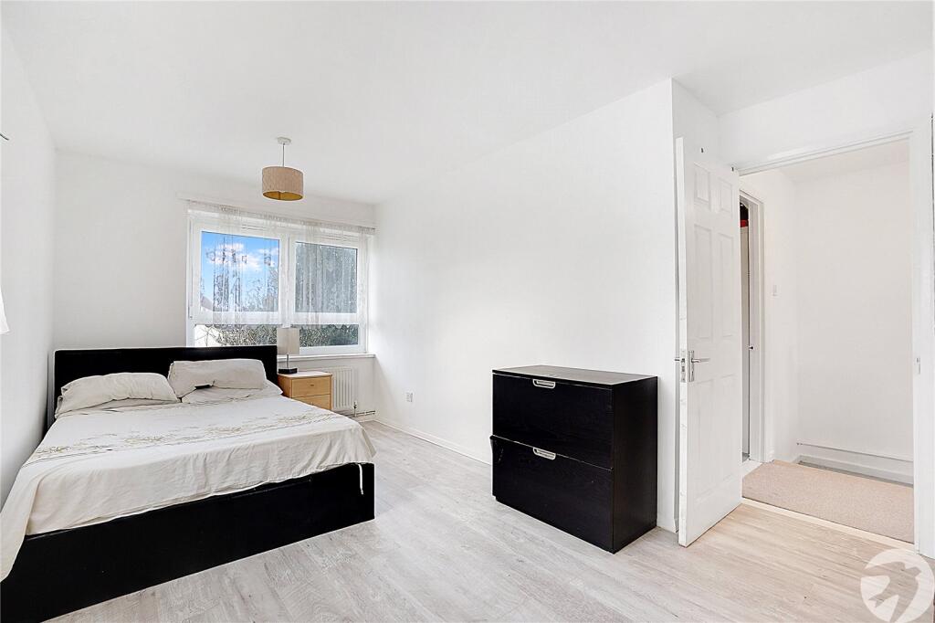 Additional property image - Fountain Walk, Northfleet, Gravesend, Kent, DA11