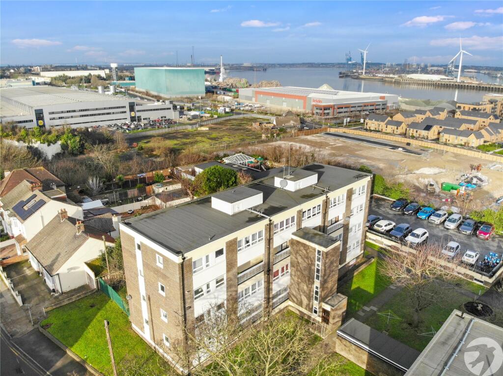 Additional property image - Fountain Walk, Northfleet, Gravesend, Kent, DA11