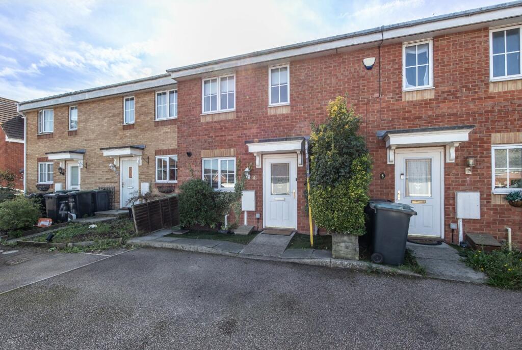 3 bedroom terraced house for sale in Giles Field, Gravesend, Kent, DA12