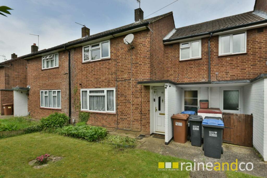 3 bedroom terraced house for sale in Chelwood Avenue, Hatfield, AL10