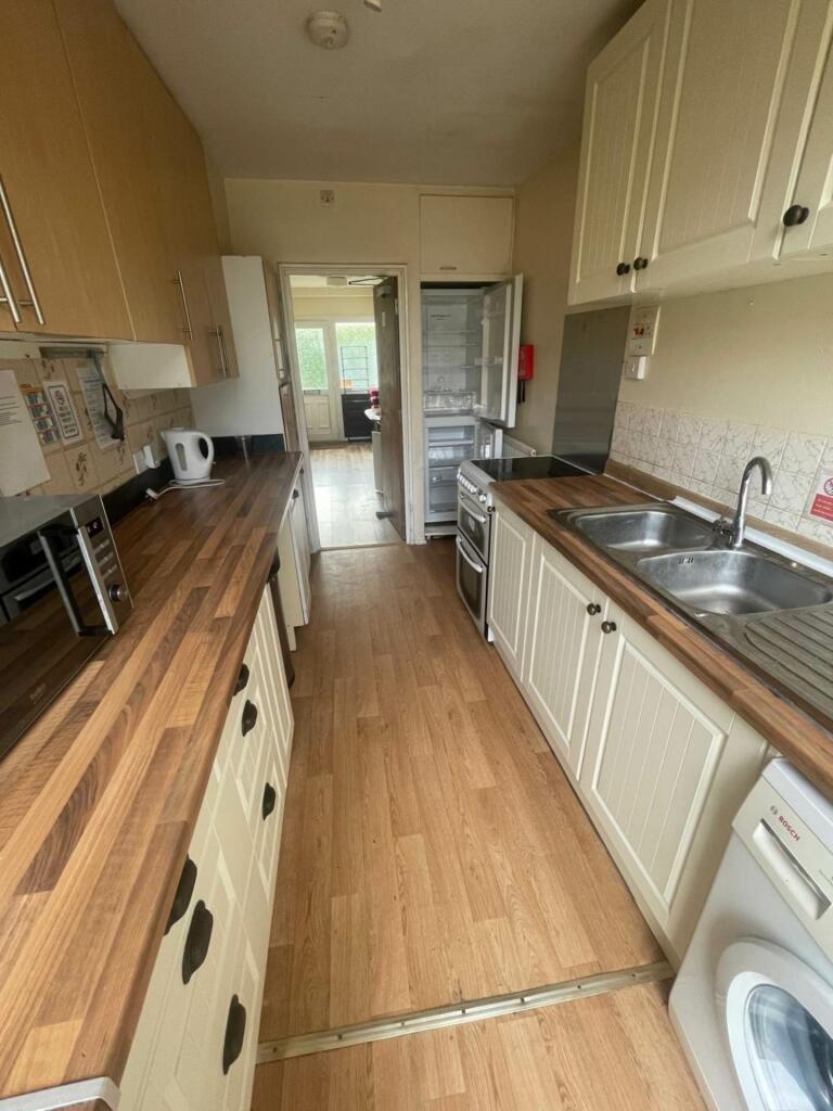 Additional property image - Bishops Rise, Hatfield