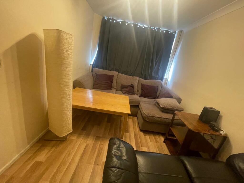 Additional property image - Bishops Rise, Hatfield