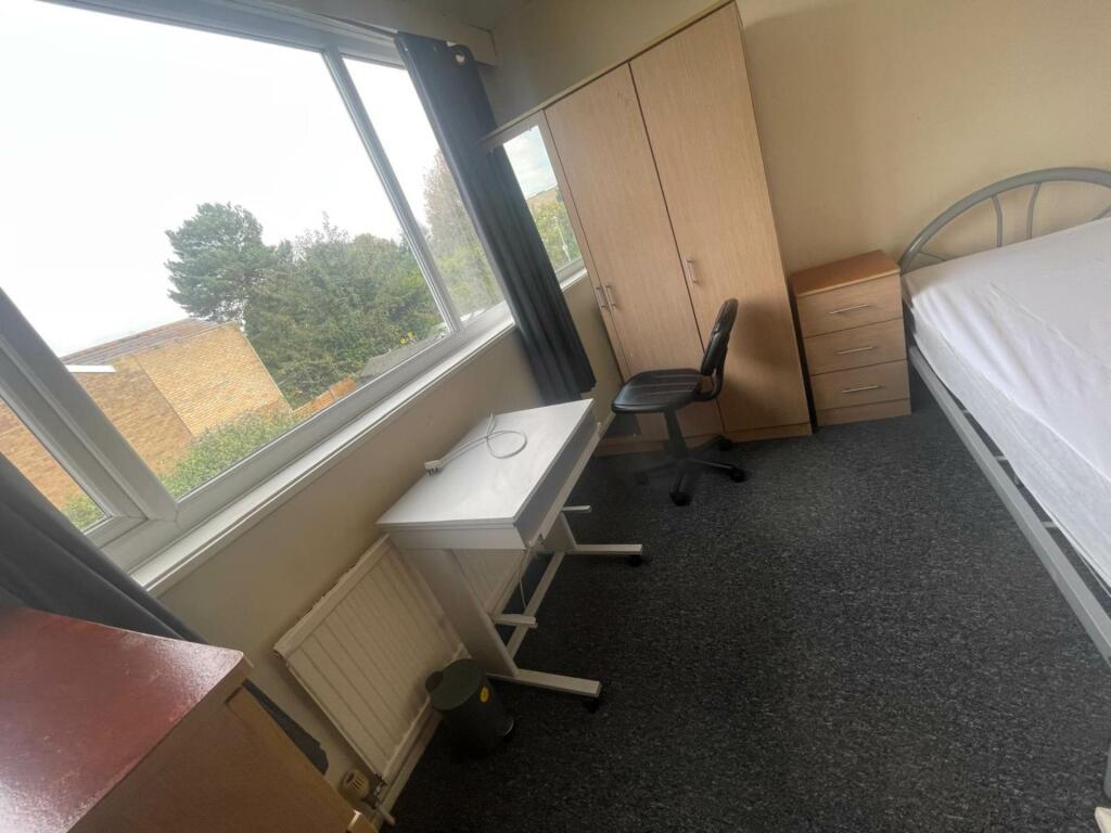 Additional property image - Bishops Rise, Hatfield