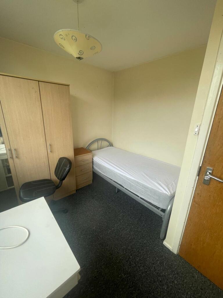 Additional property image - Bishops Rise, Hatfield