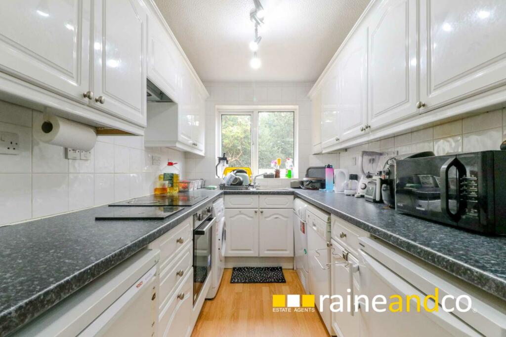 Additional property image - Lane End Hatfield