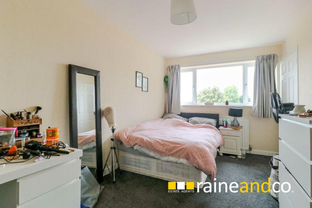 Additional property image - Lane End Hatfield