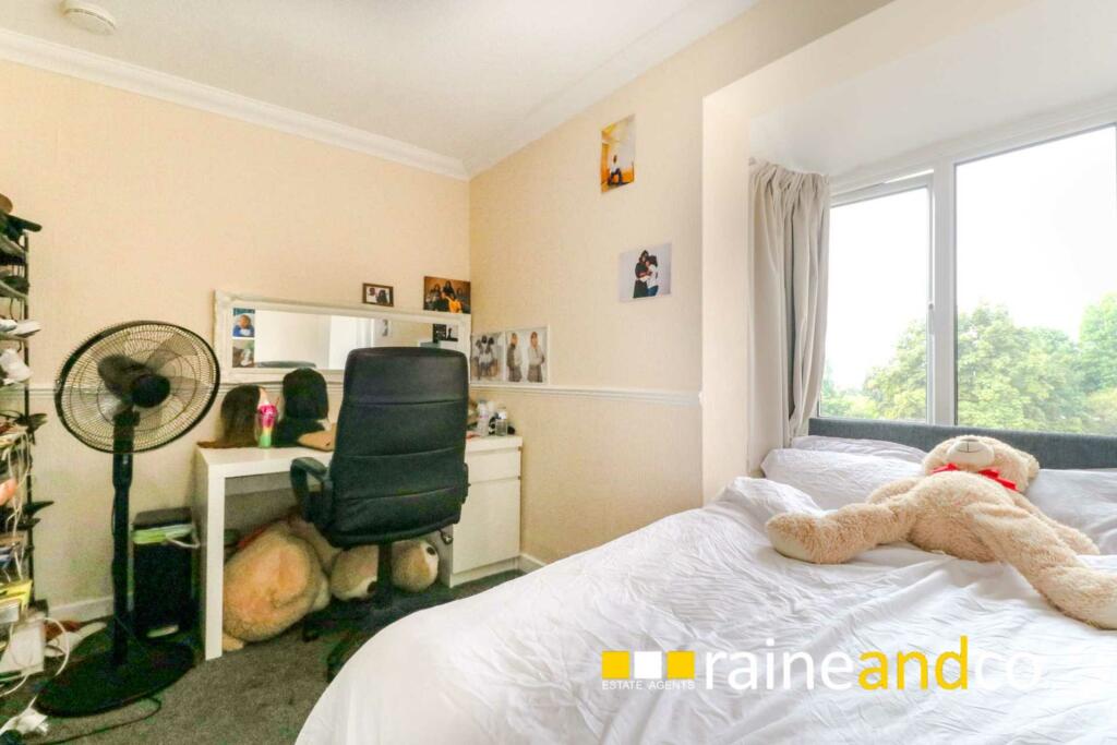 Additional property image - Lane End Hatfield