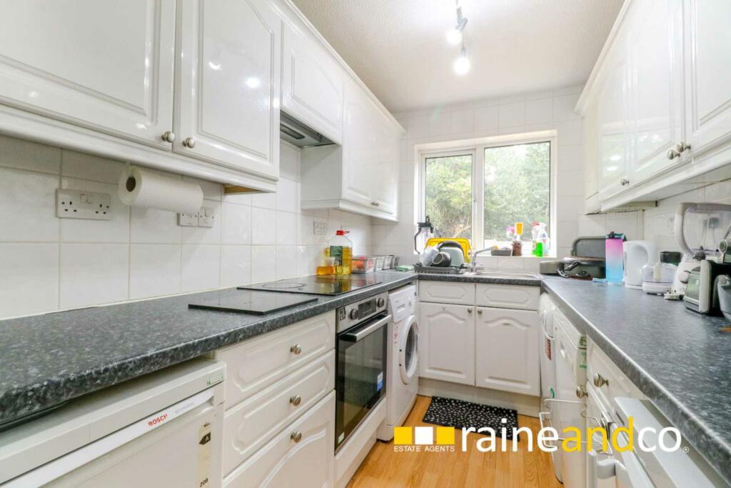 Additional property image - Lane End Hatfield