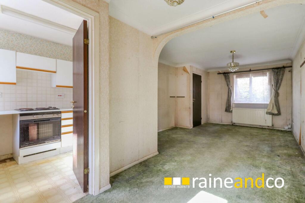 Additional property image - Bull Stag Green, Old Hatfield