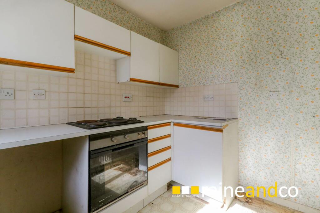Additional property image - Bull Stag Green, Old Hatfield