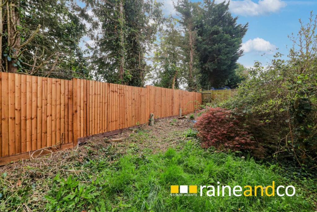 Additional property image - Bull Stag Green, Old Hatfield