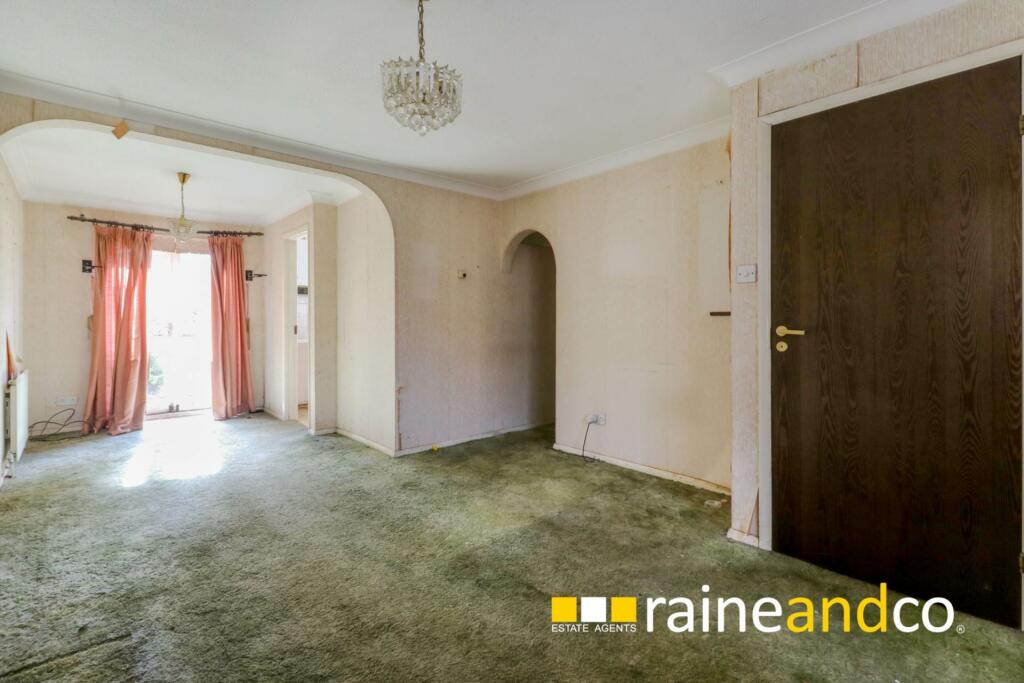 Additional property image - Bull Stag Green, Old Hatfield