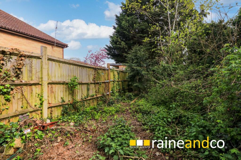 Additional property image - Bull Stag Green, Old Hatfield