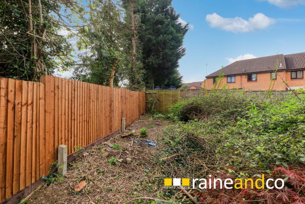 Additional property image - Bull Stag Green, Old Hatfield