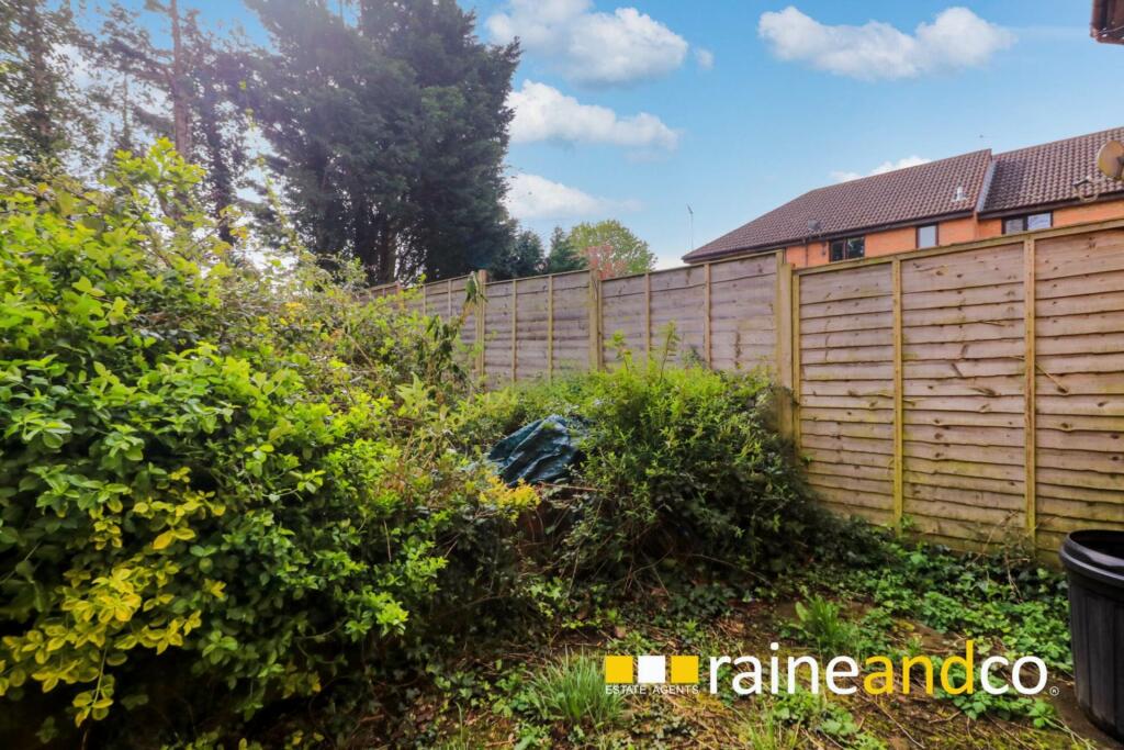 Additional property image - Bull Stag Green, Old Hatfield