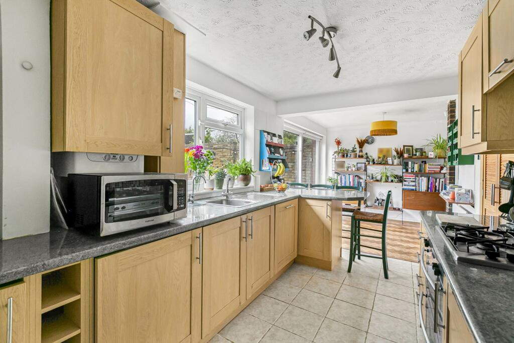 Additional property image - Falcon Close, Hatfield