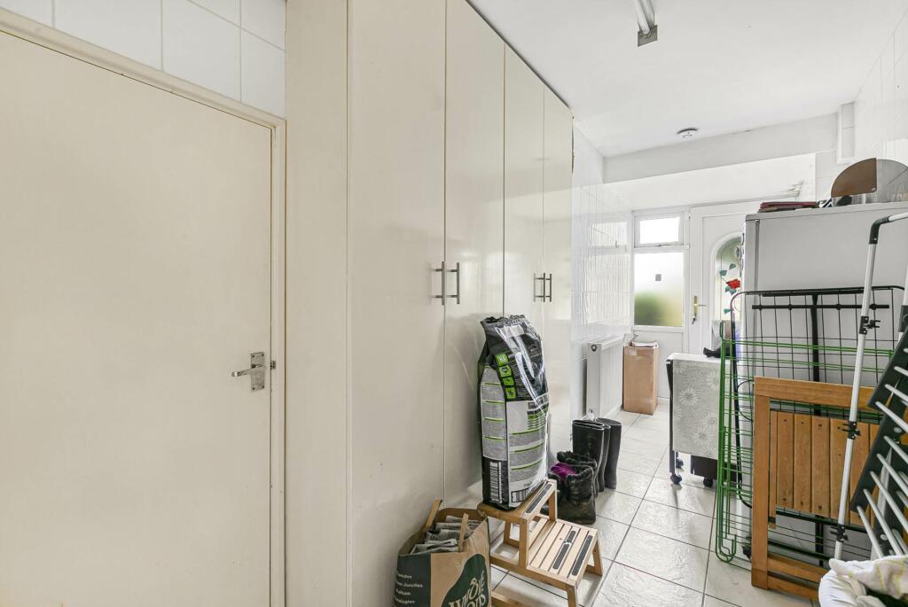 Additional property image - Falcon Close, Hatfield