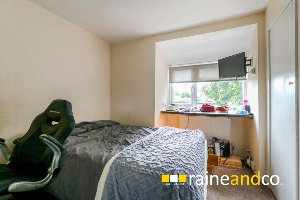 Additional property image - Branch Close, Hatfield