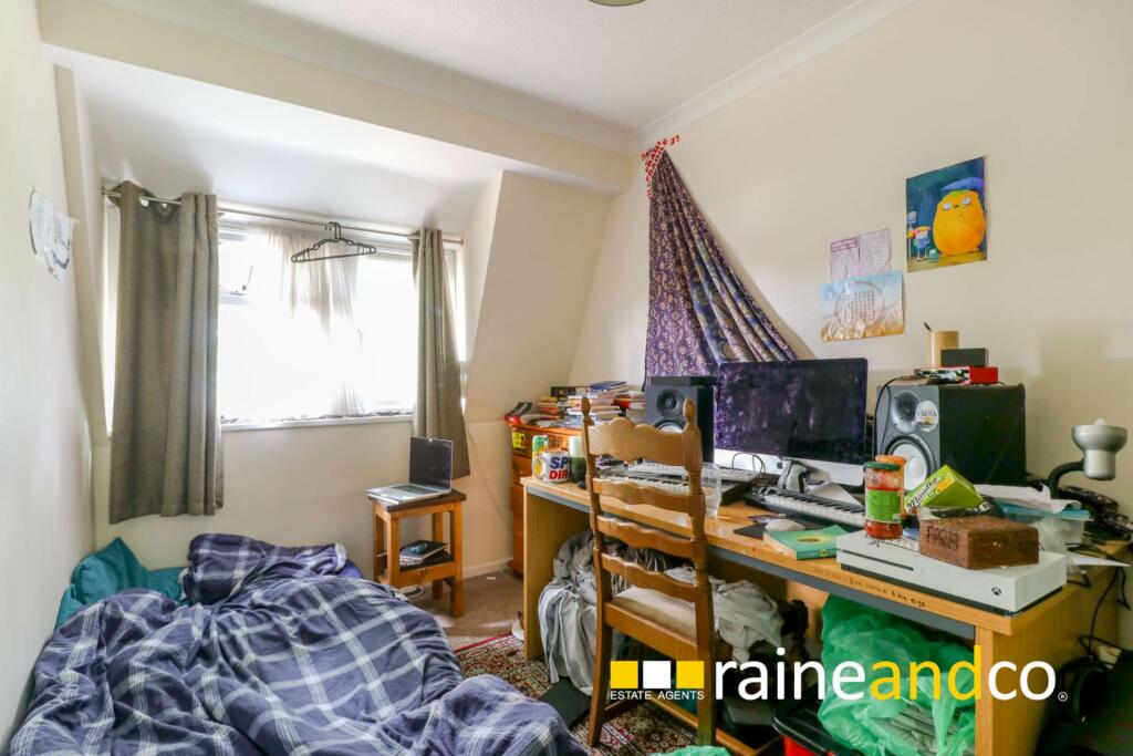Additional property image - Branch Close, Hatfield