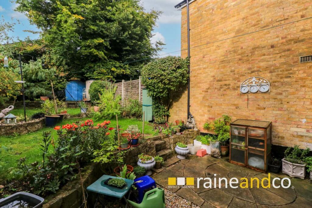Additional property image - Bishops Rise, Hatfield