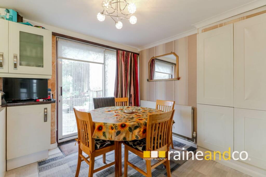 Additional property image - Bishops Rise, Hatfield