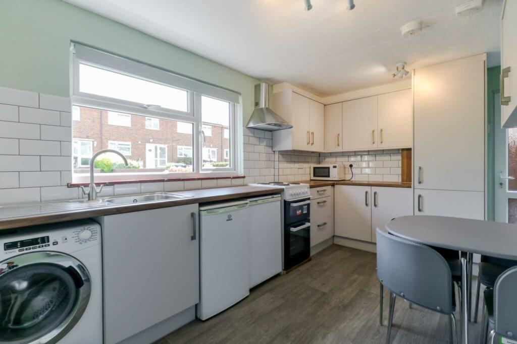 Additional property image - Ferndells, Hatfield