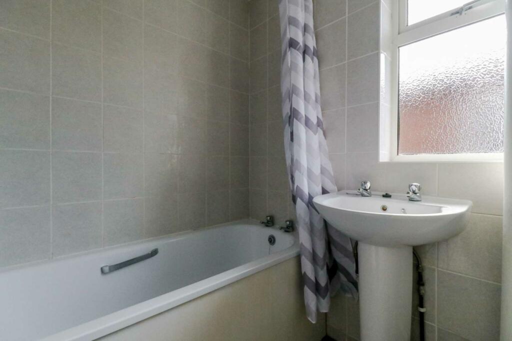 Additional property image - Ferndells, Hatfield