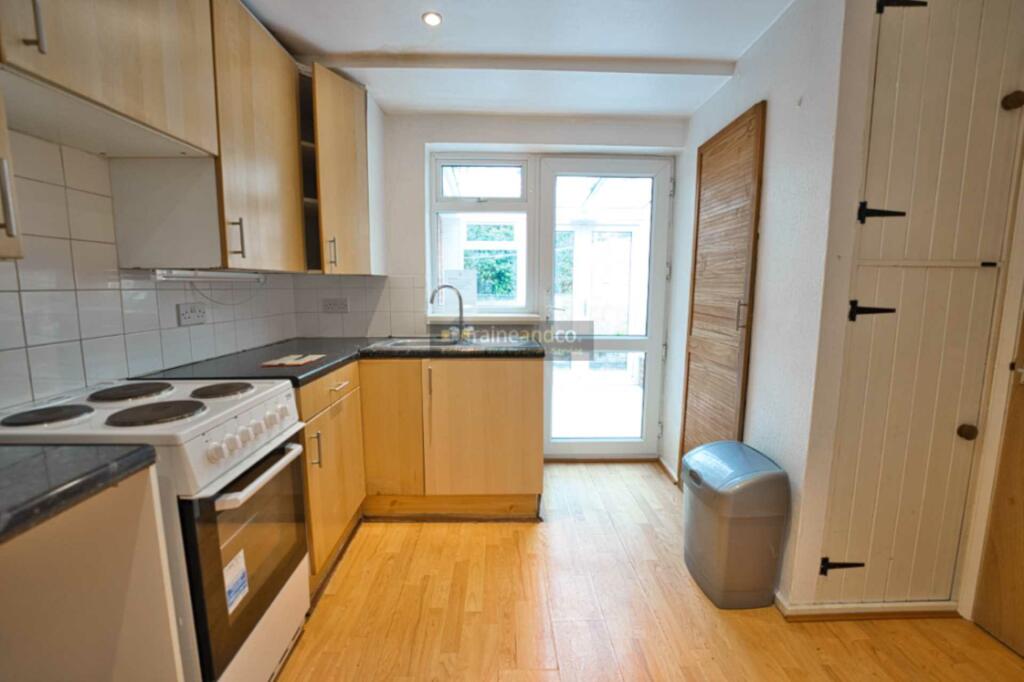 Additional property image - Willow Way, Hatfield