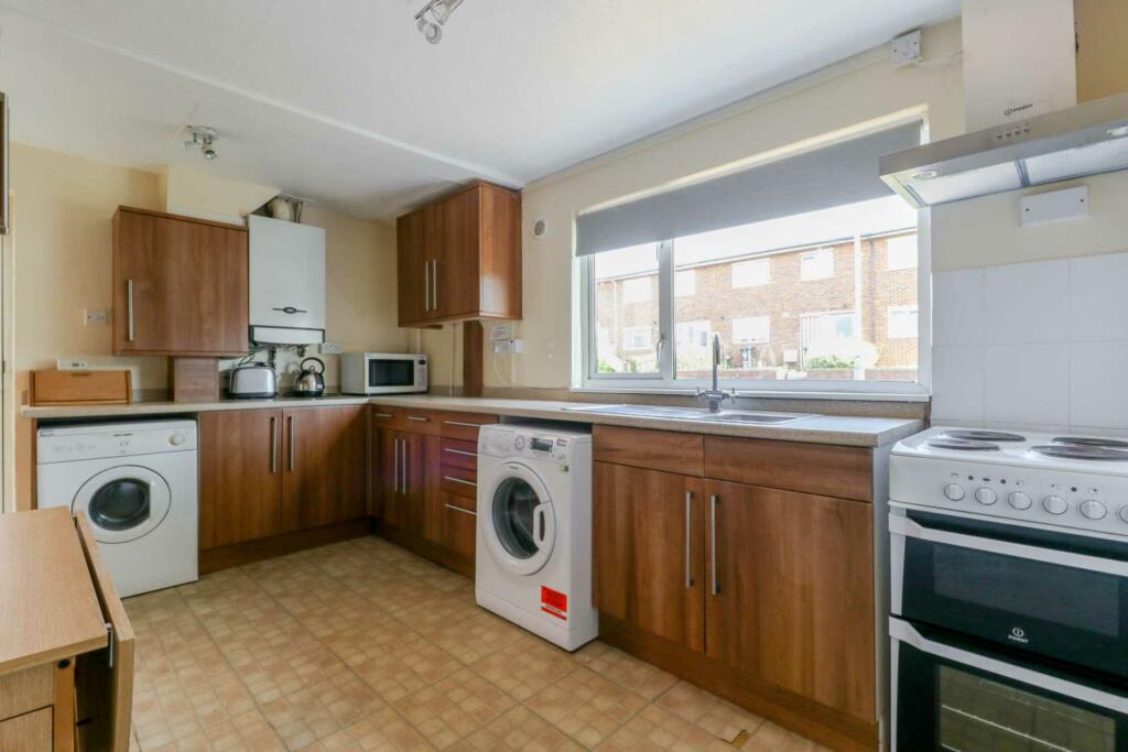 Additional property image - Ferndells, Hatfield