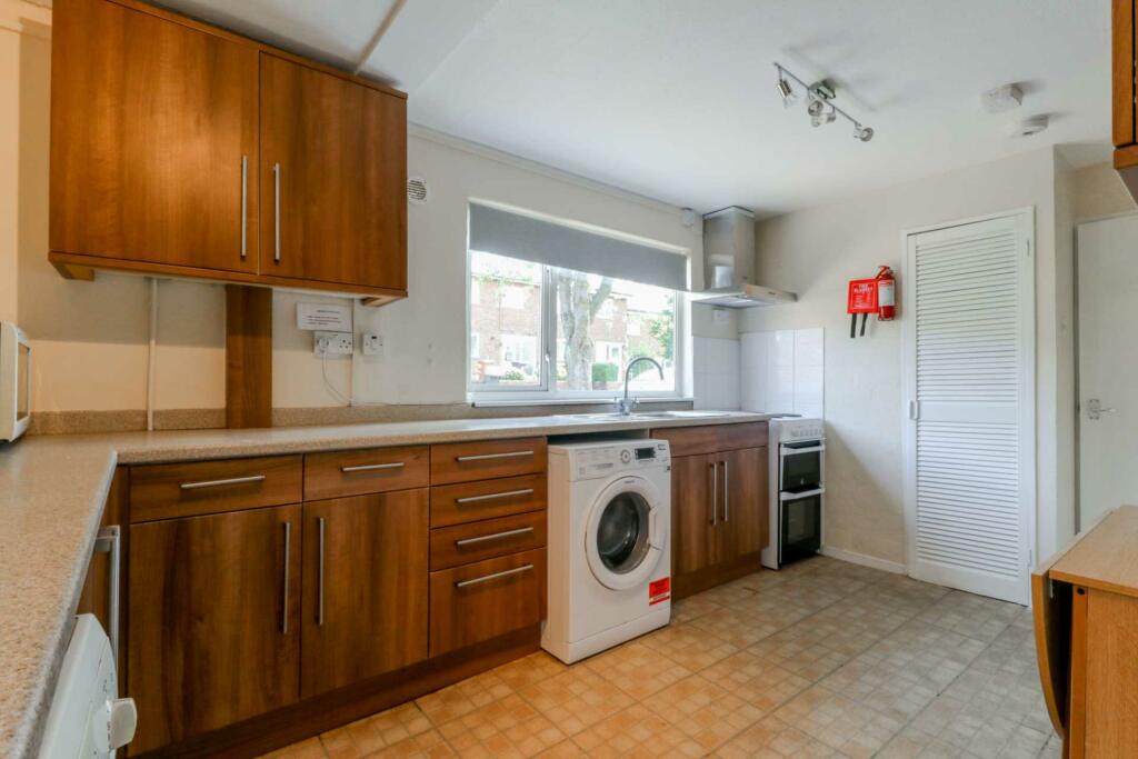 Additional property image - Ferndells, Hatfield