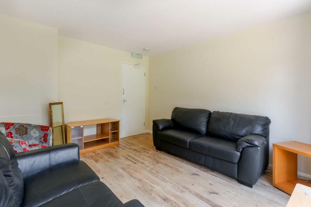 Additional property image - Ferndells, Hatfield