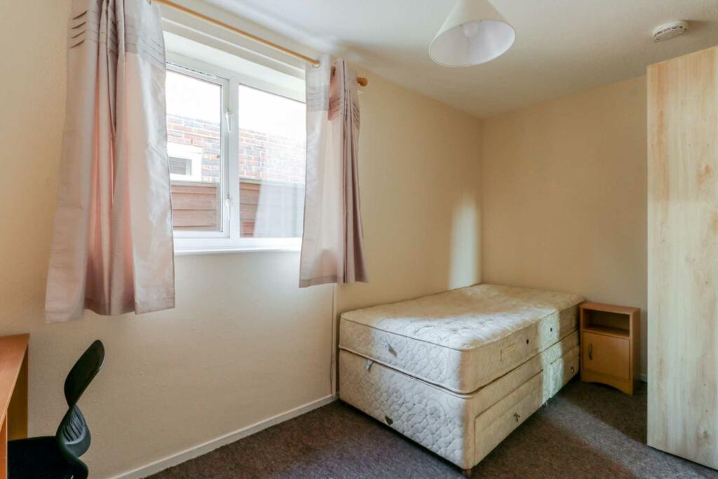 Additional property image - Ferndells, Hatfield