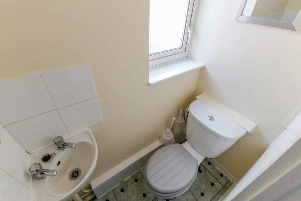Additional property image - Ferndells, Hatfield