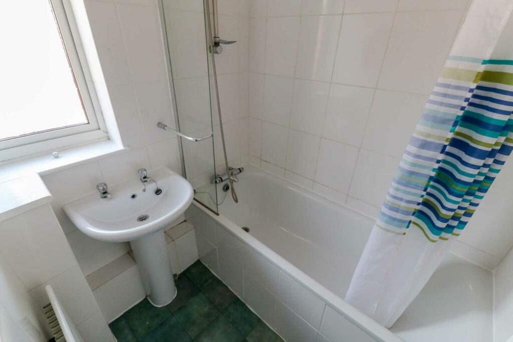 Additional property image - Ferndells, Hatfield