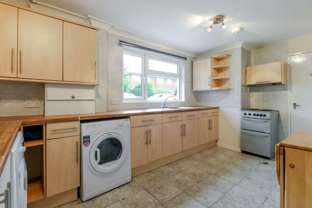 Additional property image - Ferndells, Hatfield