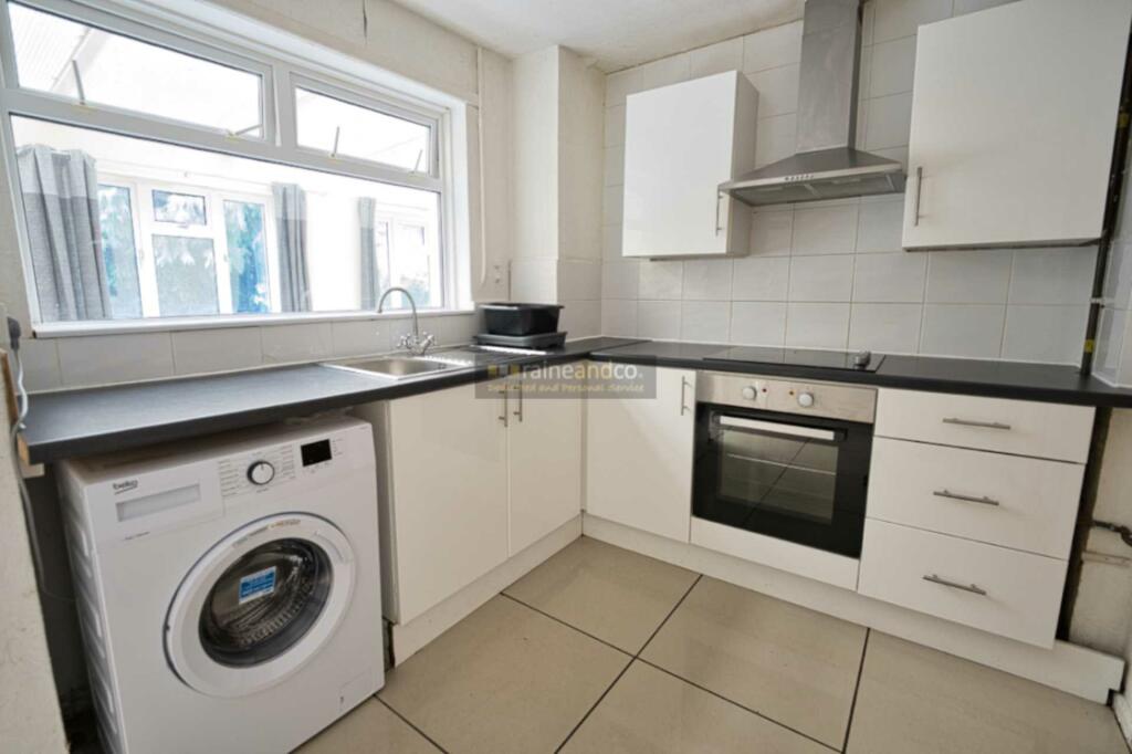 Additional property image - Blackthorne Close, Hatfield