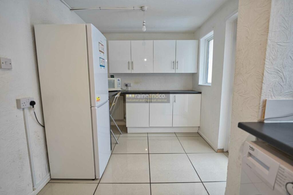 Additional property image - Blackthorne Close, Hatfield