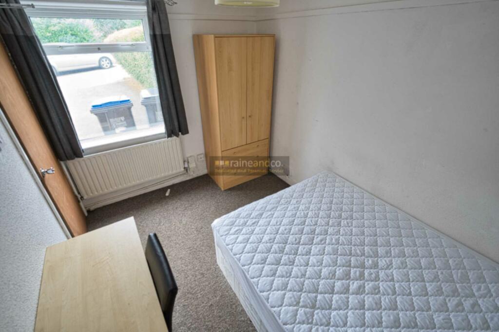 Additional property image - Blackthorne Close, Hatfield