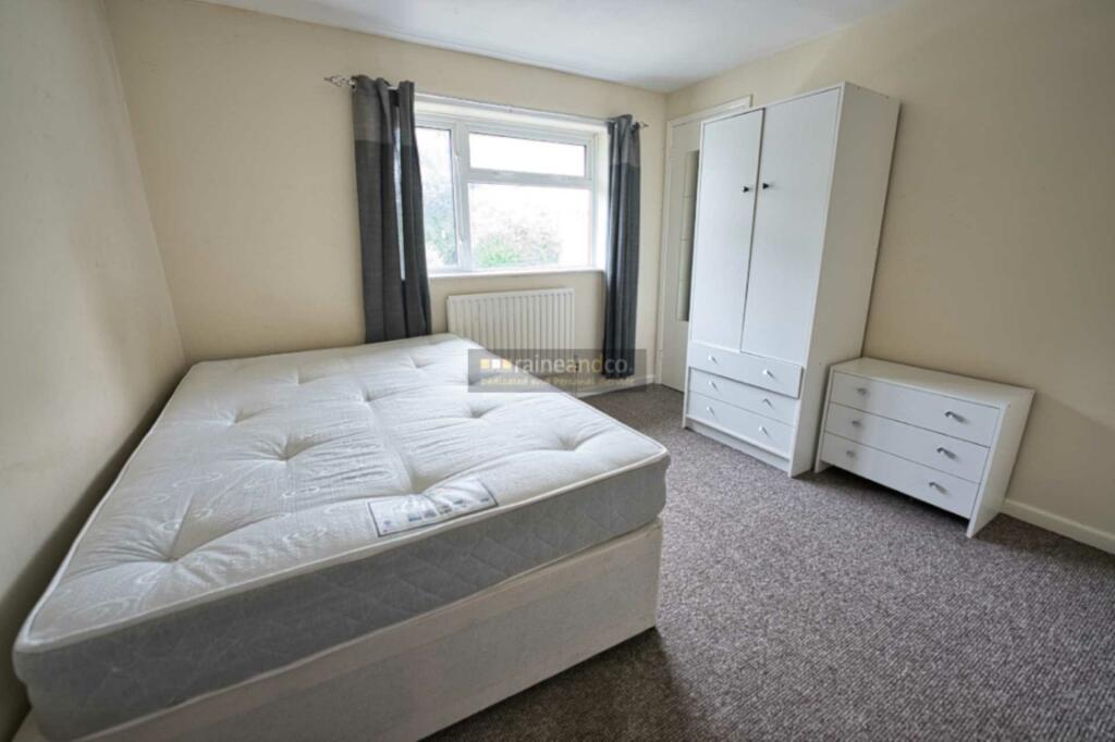 Additional property image - Blackthorne Close, Hatfield