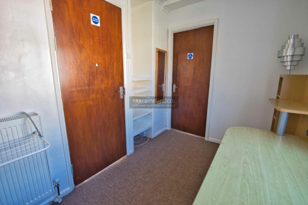 Additional property image - Link Walk, Hatfield