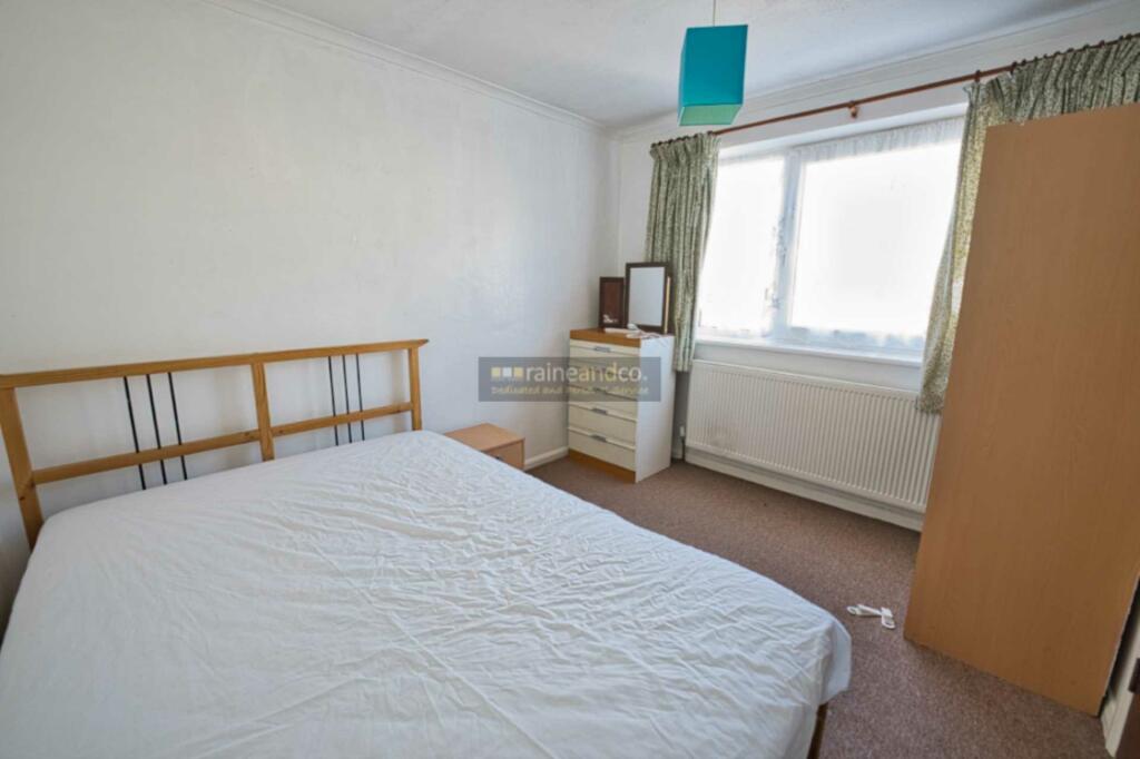 Additional property image - Link Walk, Hatfield