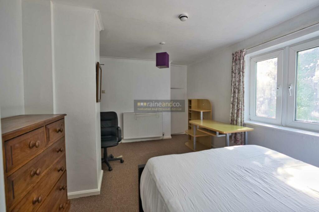 Additional property image - Link Walk, Hatfield