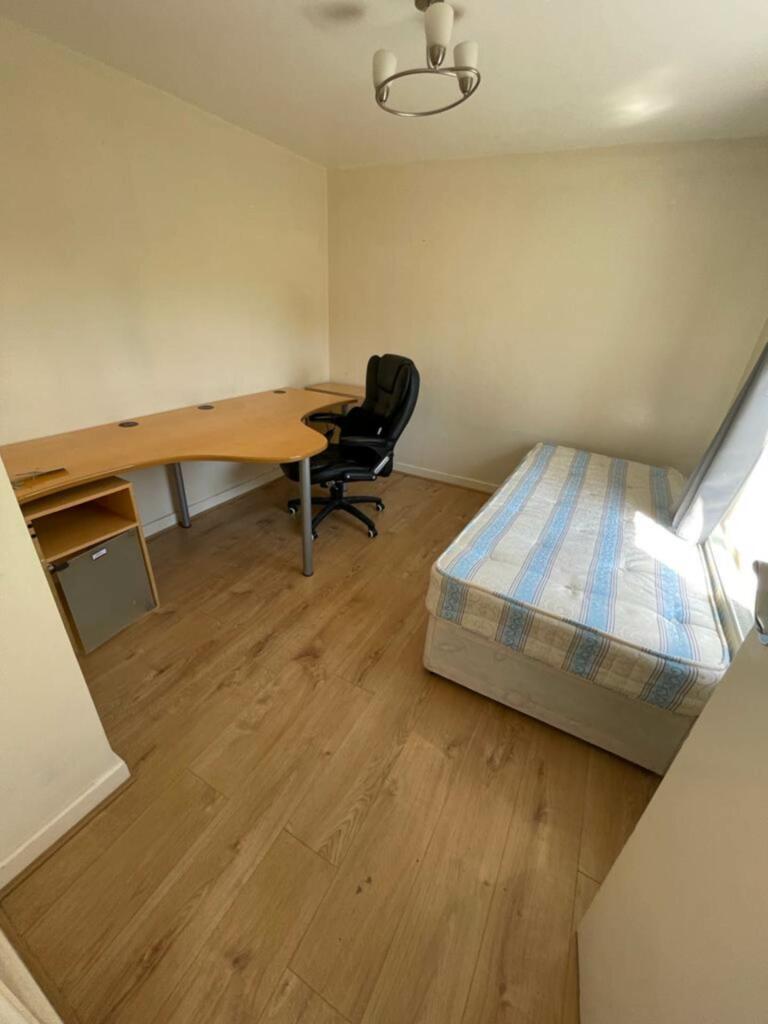 Additional property image - Bishops Rise, Hatfield