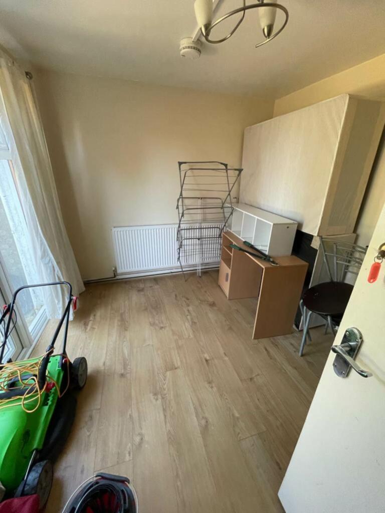 Additional property image - Bishops Rise, Hatfield
