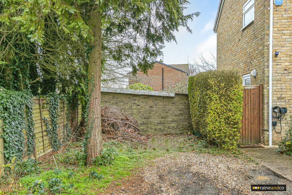 Additional property image - Elm Drive, Hatfield, Herts, AL10